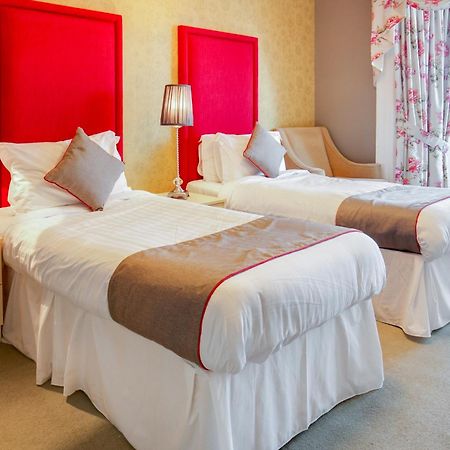 Oyo Lamphey Hall Hotel Pembroke Buitenkant foto