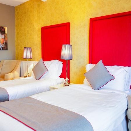 Oyo Lamphey Hall Hotel Pembroke Buitenkant foto