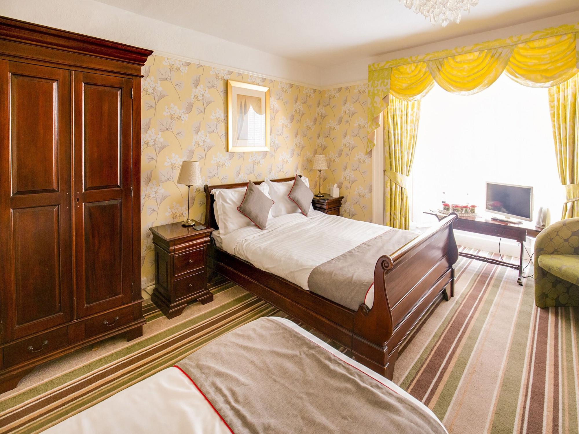 Oyo Lamphey Hall Hotel Pembroke Buitenkant foto