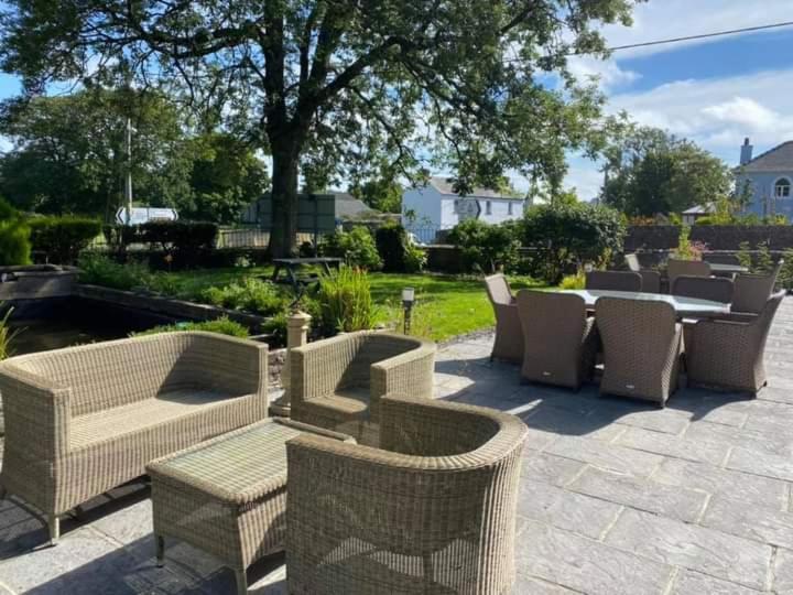 Oyo Lamphey Hall Hotel Pembroke Buitenkant foto